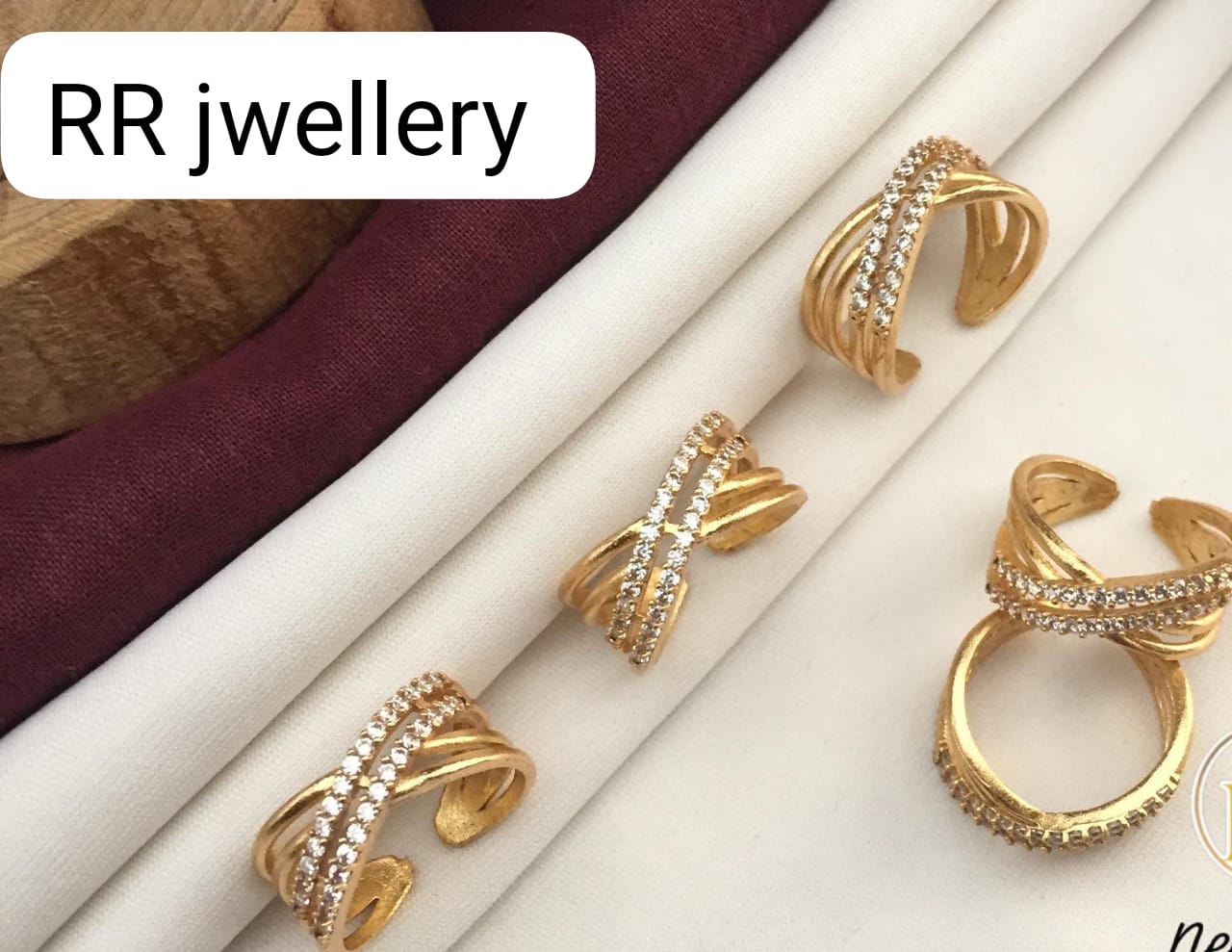 Luxury Anti-Tarnish Gold-Toned Twisted Diamond-Look Fashion Ring